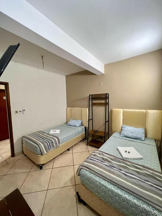 Hotel Catedral Ciudad del Este Buitenkant foto