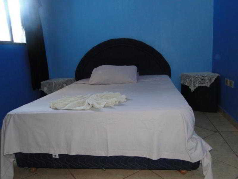 Hotel Catedral Ciudad del Este Buitenkant foto